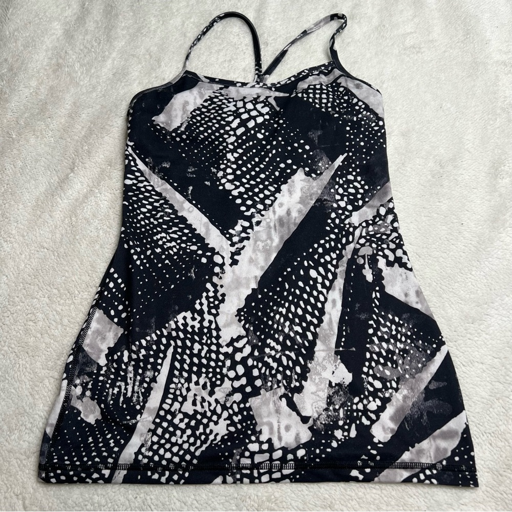 Lululemon Flow Y‎ Tank
